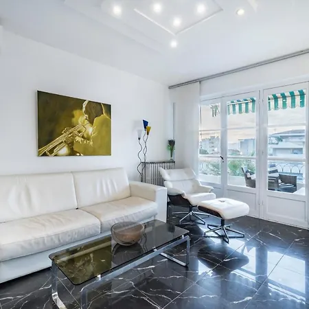 One Bedroom Heart Of